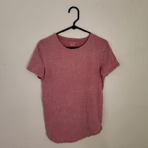 No Boundaries size XS (30-32) elongated   pink tee shirt
